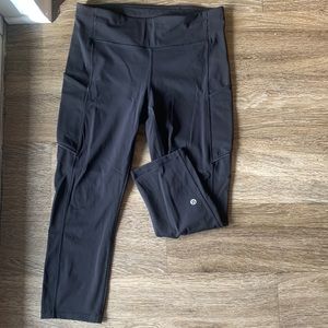 Lululemon Size 8 Speed Up Crop Leggings Full-On Luxtreme 21" Pocket Black
